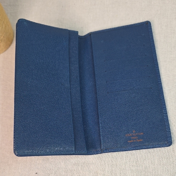 Louis Vuitton Epi Blue Wallet - Picture 9 of 12